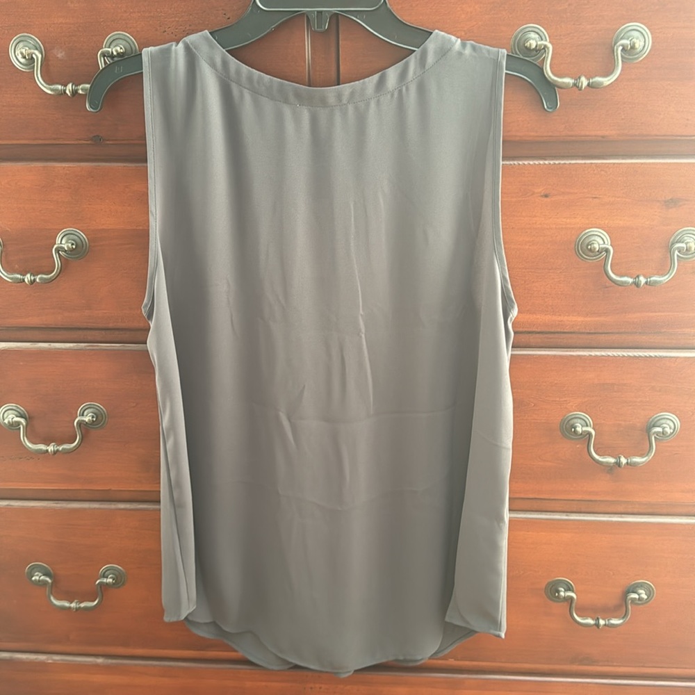 LOFT sleeveless top - Picture 2 of 5